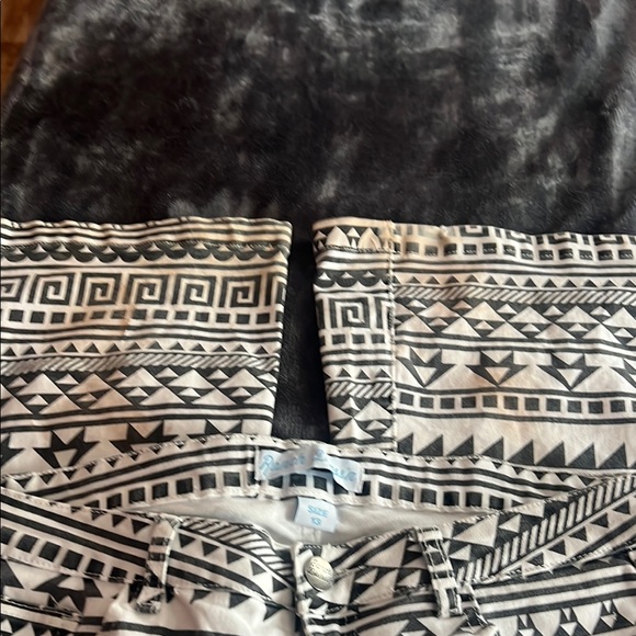 Black and White Women Jeans - Picture 5 of 5